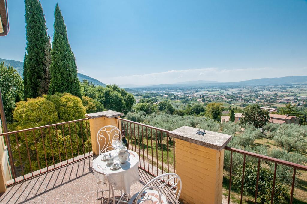Agriturismo Villa Val D'Olivi Capodacqua  Exterior photo